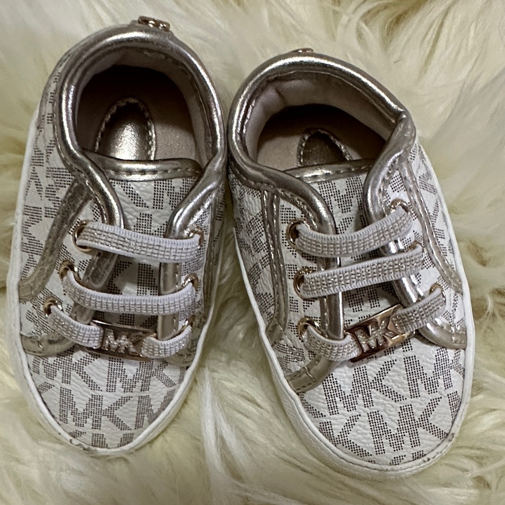 MICHAEL Michael Kors Kids Sneakers in Gold and White